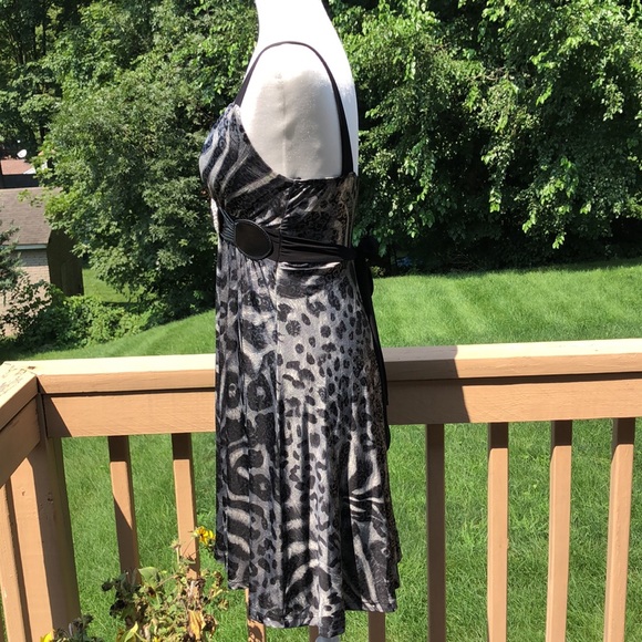 Minimi animal print dress with tie back - Picture 5 of 6